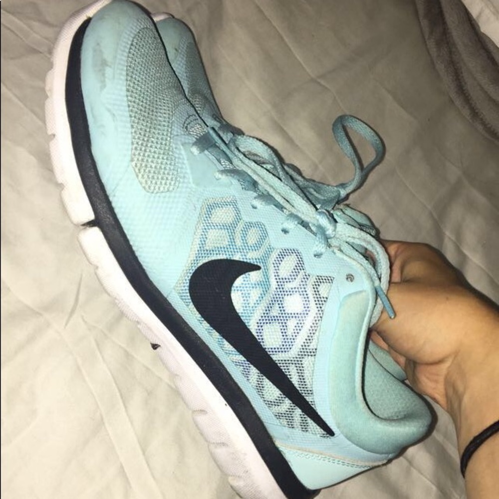 Nike tennis shoes